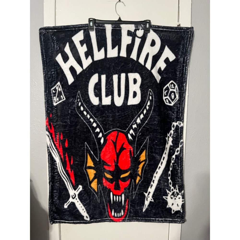 Stranger Things Hellfire Club Fleece Throw Blanket 40x30 Black Red Eddie Munson
